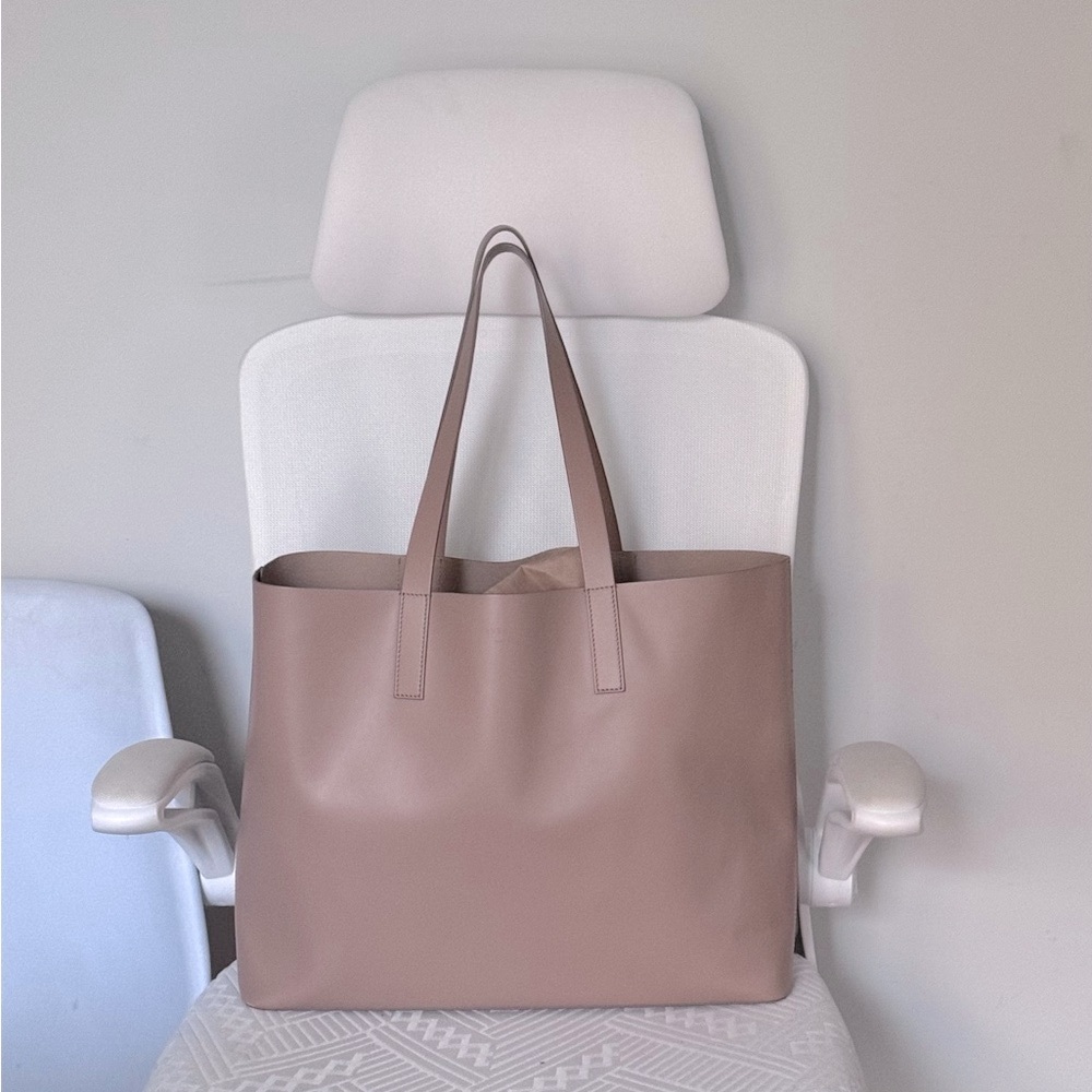 Everlane Day Market Tote in Light Taupe - Picture 3 of 6